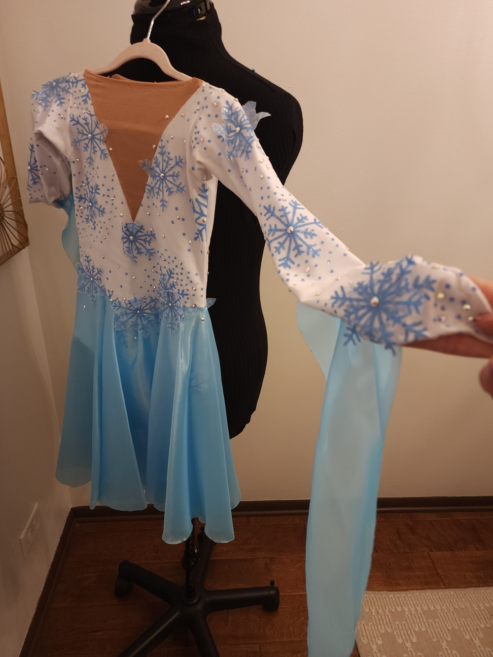 Blue Snowflake Princess Ice skating Costume Dress For Girls 6-7 Years - Picture 7 of 8